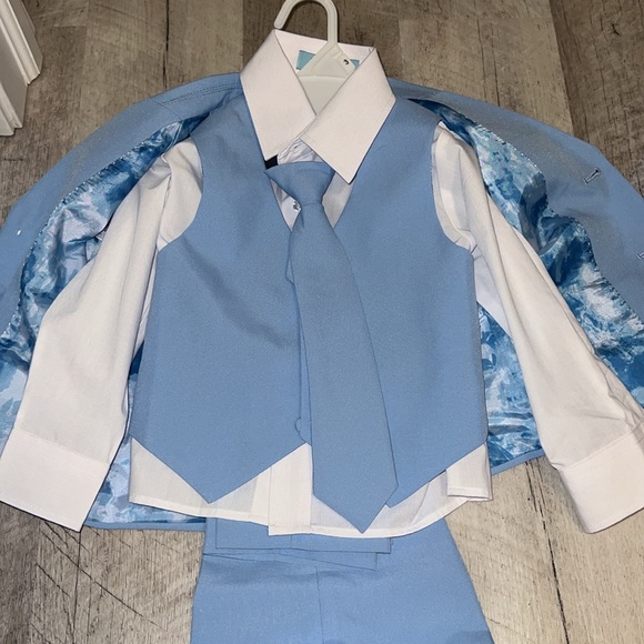 Little tuxedos Mason 4 piece set with a tie - Picture 5 of 8